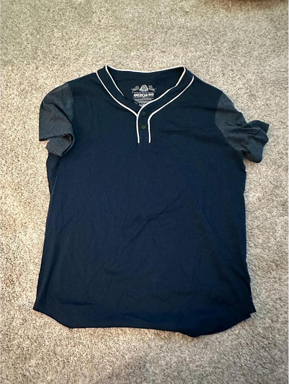 American Rag Men’s Blue Henley Style T-Shirt XL Short Sleeve Button Neck Casual